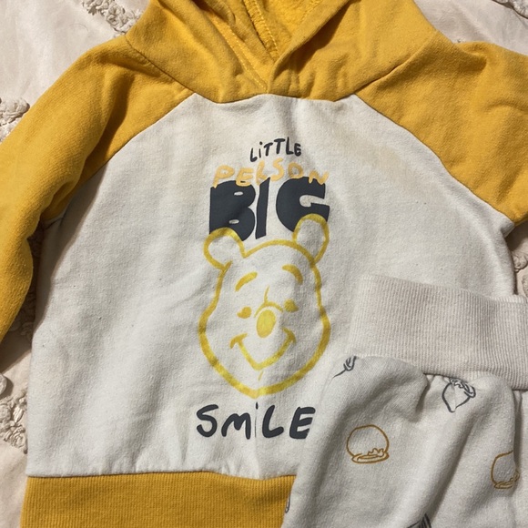 Disney Winnie and the Pooh matching set sweats outfit! Size 6-9 months - Picture 2 of 9